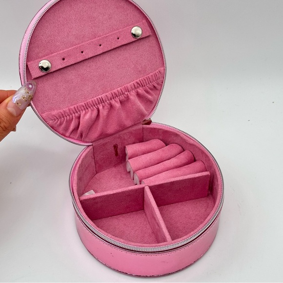 Sanrio Hello Kitty Round Zip Around Jewelry Travel Storage Case - Picture 4 of 5